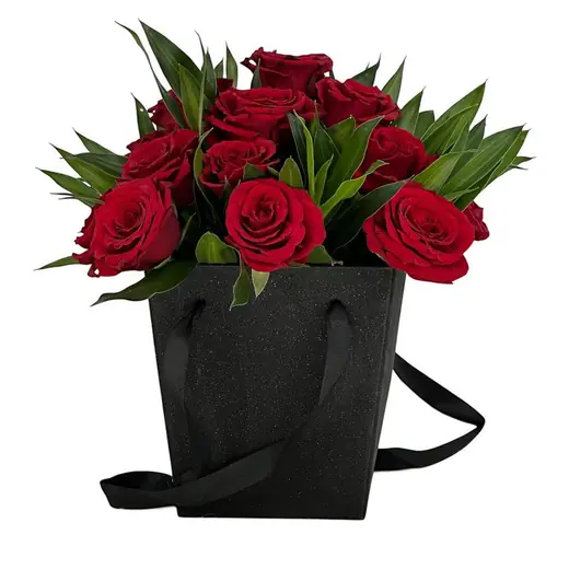 Red rose tote display